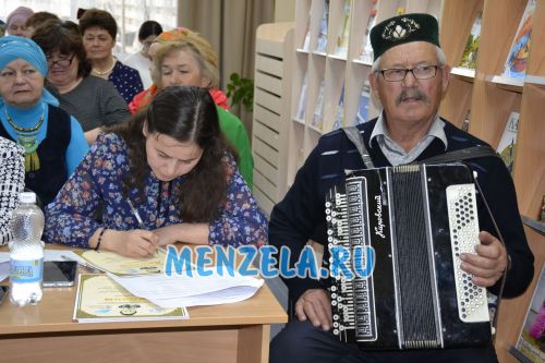 Минзәлә үзәк китапханәсендә Тукай көненә багышланган шигырь укучылар бәйгесе узды