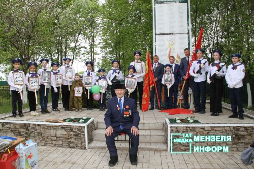 Аю авылындагы митинг “Авыл җирлекләрен комплекслы үстерү” программасы кысаларында  яңартылган паркта үтте