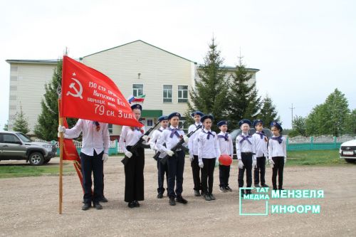 Аю авылындагы митинг “Авыл җирлекләрен комплекслы үстерү” программасы кысаларында  яңартылган паркта үтте