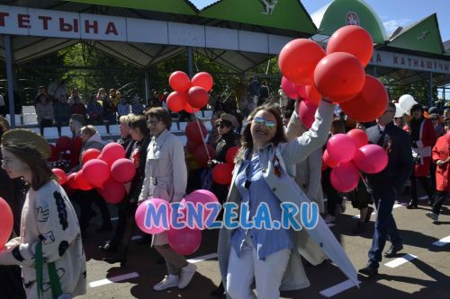 Торжественное шествие на стадионе Ленина колонн в честь 9 Мая. Мензелинск -2023