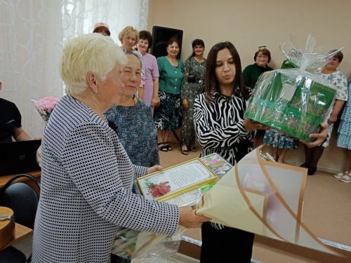ТР атказанган мәдәният хезмәткәре Лениза Якиеваның иҗат кичәсе