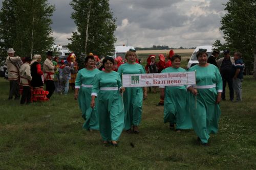 Кадрәктә авылның 350 еллыгына багышлап "Кадрәк дусларын җыя" дигән бәйрәм үткәрелде