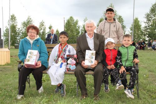 Кадрәктә авылның 350 еллыгына багышлап "Кадрәк дусларын җыя" дигән бәйрәм үткәрелде