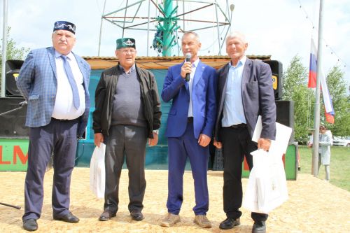 Кадрәктә авылның 350 еллыгына багышлап "Кадрәк дусларын җыя" дигән бәйрәм үткәрелде