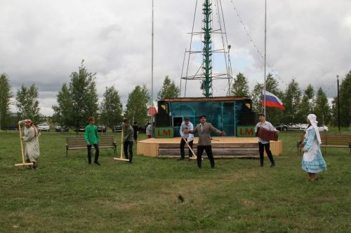 Кадрәктә авылның 350 еллыгына багышлап "Кадрәк дусларын җыя" дигән бәйрәм үткәрелде