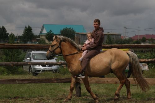 Кадрәктә авылның 350 еллыгына багышлап "Кадрәк дусларын җыя" дигән бәйрәм үткәрелде