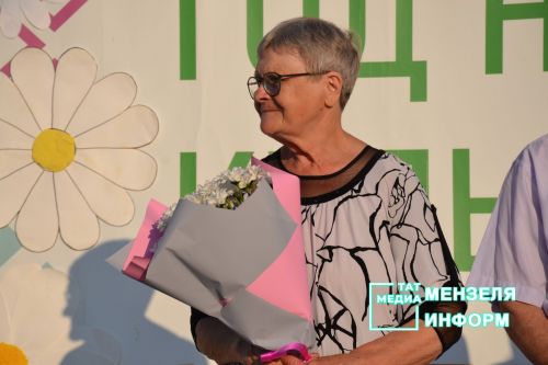 Праздник «День семьи, любви и верности» в Мензелинске