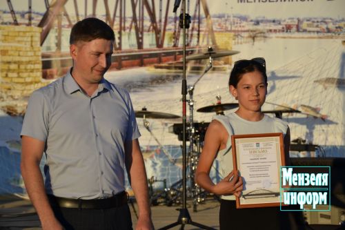 На набережной реки Мензеля прошел Фестиваль ухи