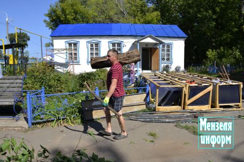 Субботник на старом русском кладбище