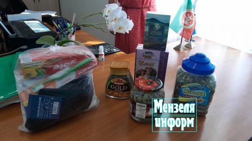 Жители села Коноваловка активно, в целях помощи мобилизованным, замешивают тесто, чтобы затем засушить лапшу, собирают иван-чай, другие полезные травы