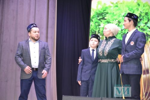 Красочные выступления участниц зонального тура республиканского конкурса "Женщина года. Мужчина года: женский взгляд"