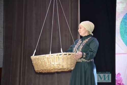 Красочные выступления участниц зонального тура республиканского конкурса "Женщина года. Мужчина года: женский взгляд"