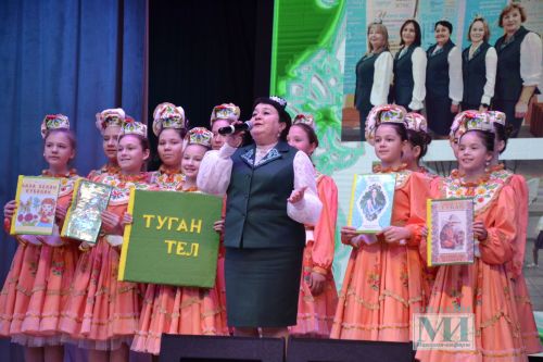 Красочные выступления участниц зонального тура республиканского конкурса "Женщина года. Мужчина года: женский взгляд"