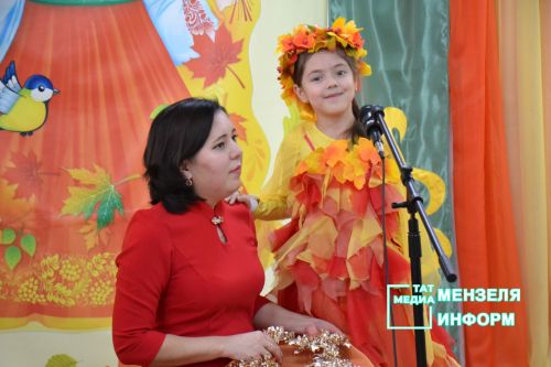 В муниципальном конкурсе «Сөмбелә чибәре-2024» приняли участие воспитанниц детских садов