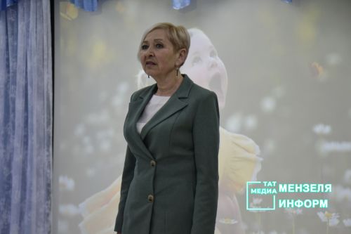 Награждение участниц конкурса "Воспитатель года" и "Воспитатель года в группах с родным языком обучения"