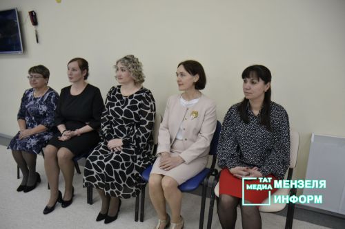 Награждение участниц конкурса "Воспитатель года" и "Воспитатель года в группах с родным языком обучения"