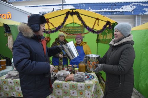 Мгновения предновогодней ярмарки в Мензелинске