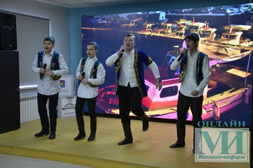 В&nbsp;молодежном центре «Ялкын» Мензелинска прошел праздничный концерт, посвященный 8 марта
