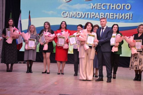 В Мензелинском районе состоялось награждение муниципалов в честь Дня местного самоуправления
