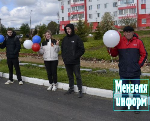 Улицы Мензелинска в праздник 9 Мая обрели торжественный вид