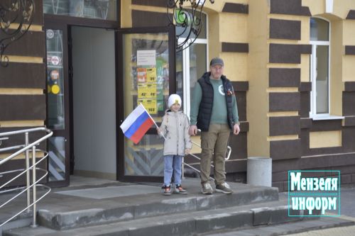 Улицы Мензелинска в праздник 9 Мая обрели торжественный вид