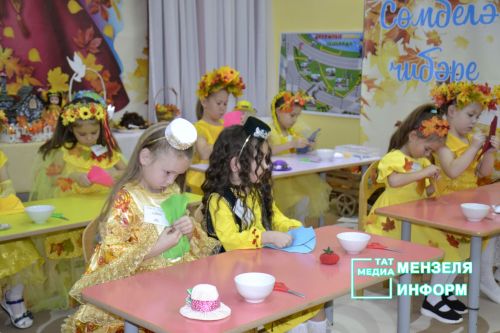В Мензелинске прошел районный конкурс "Сөмбелэ гузэле-2025"