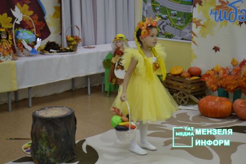 В Мензелинске прошел районный конкурс "Сөмбелэ гузэле-2025"