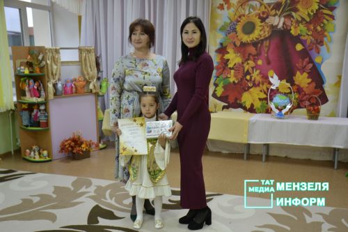 В Мензелинске прошел районный конкурс "Сөмбелэ гузэле-2025"