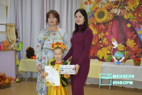 В Мензелинске прошел районный конкурс "Сөмбелэ гузэле-2025"