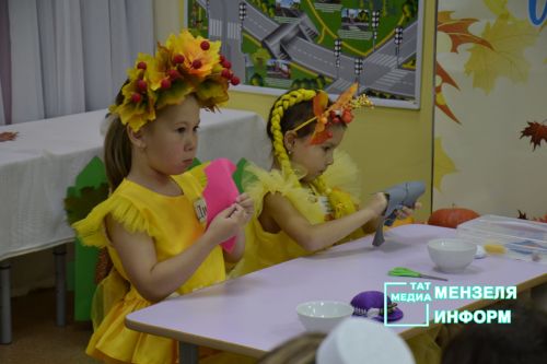 В Мензелинске прошел районный конкурс "Сөмбелэ гузэле-2025"
