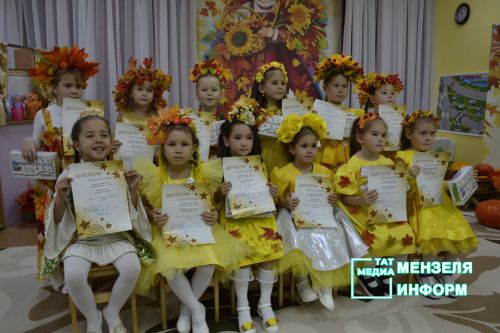 В Мензелинске прошел районный конкурс "Сөмбелэ гузэле-2025"