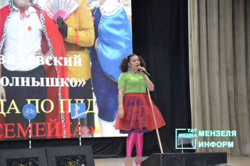 В Мензелинске прошел конкурс агитбригад «Дружная семья ЮИД на страже ПДД стоит»