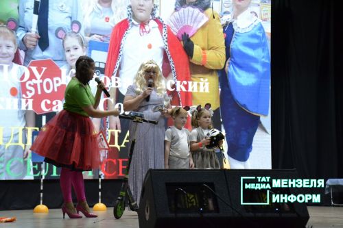 В Мензелинске прошел конкурс агитбригад «Дружная семья ЮИД на страже ПДД стоит»