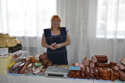 Фотографии с выставки перед заседанием Совета Мензелинского района
