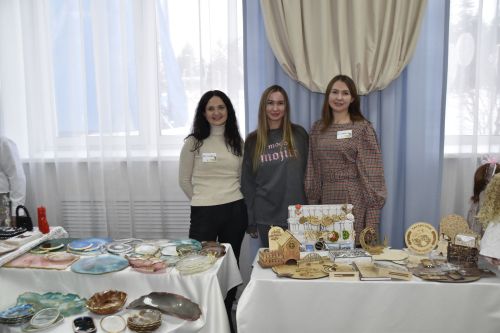 Фотографии с выставки перед заседанием Совета Мензелинского района