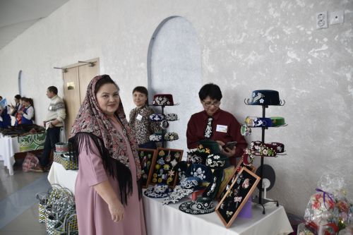 Фотографии с выставки перед заседанием Совета Мензелинского района
