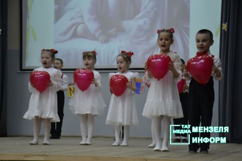 Мензелинские дети говорят и поют на английском языке