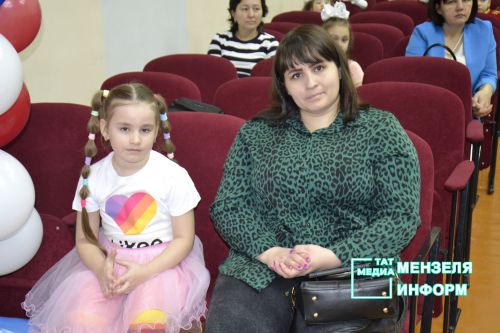 Мензелинские дети говорят и поют на английском языке