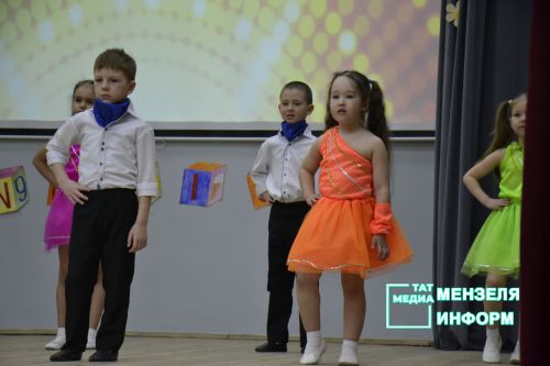 Мензелинские дети говорят и поют на английском языке