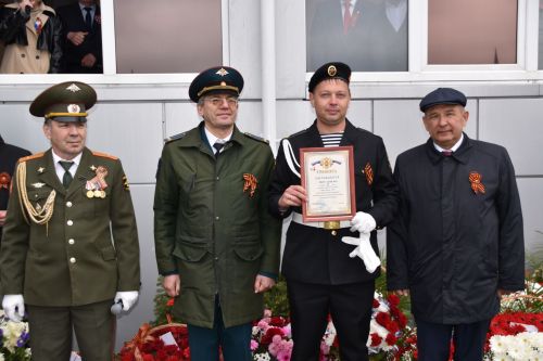 Смотр строевой подготовки  на параде в честь 80-летия Великой Победы и награждение