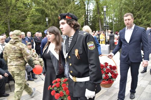 Возложение цветов в честь 80-летия Победы