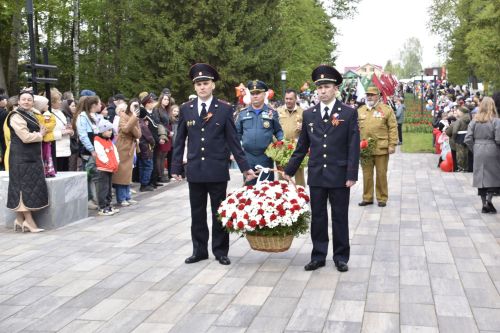 Возложение цветов в честь 80-летия Победы