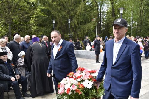 Возложение цветов в честь 80-летия Победы
