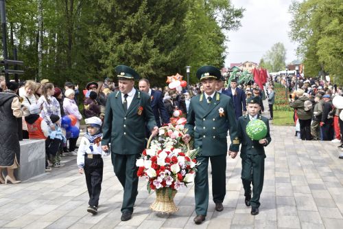 Возложение цветов в честь 80-летия Победы
