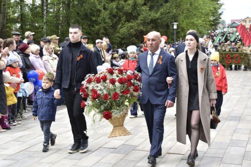 Возложение цветов в честь 80-летия Победы