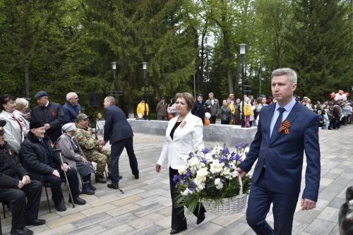 Возложение цветов в честь 80-летия Победы