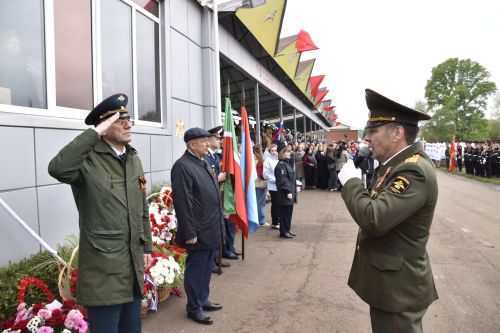 Смотр строевой подготовки  на параде в честь 80-летия Великой Победы и награждение