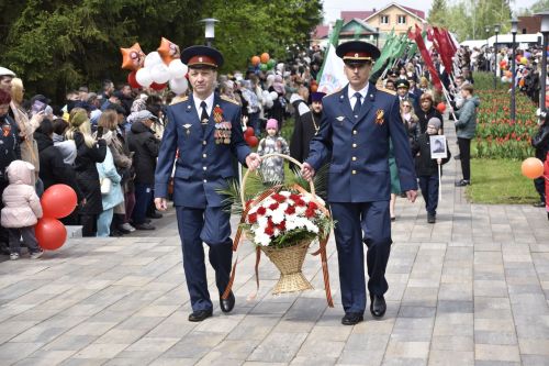 Возложение цветов в честь 80-летия Победы