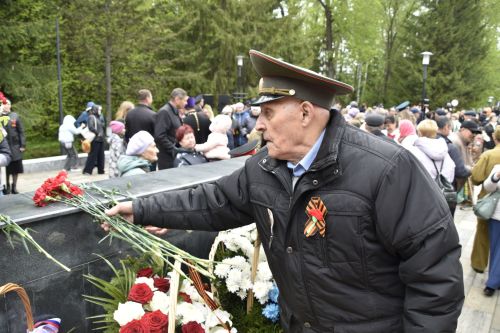 Возложение цветов в честь 80-летия Победы