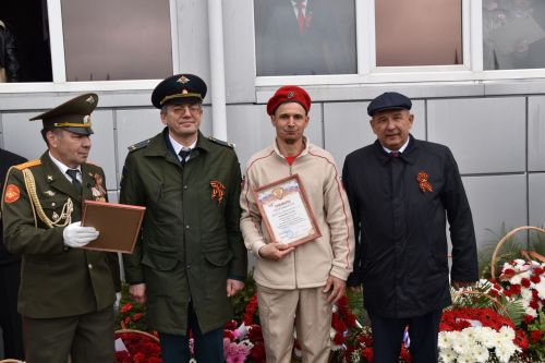 Смотр строевой подготовки  на параде в честь 80-летия Великой Победы и награждение